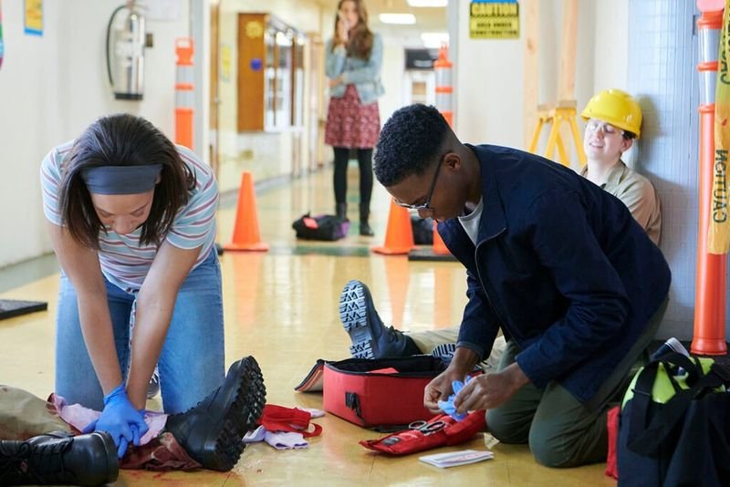 School first aid training for teachers and support staff
